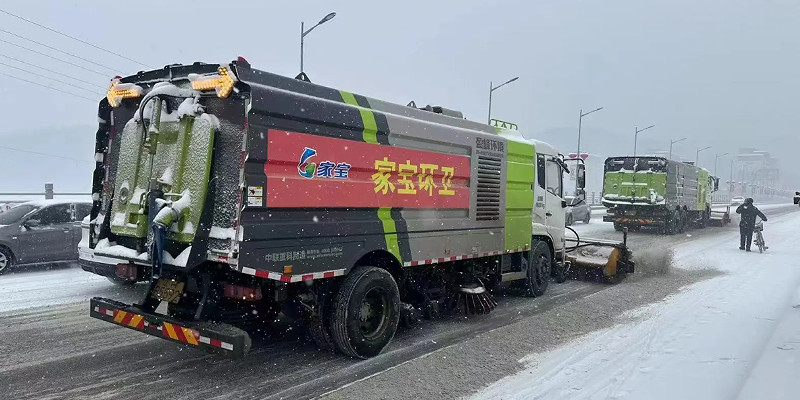 辽宁日报 | 鞍山岫岩：全力除雪包管群众清静出行